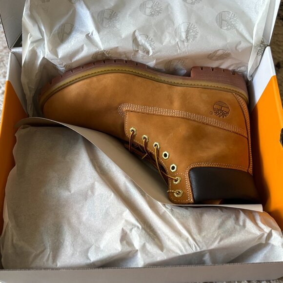 Size 11 Wheat Timberlands - Picture 3 of 6